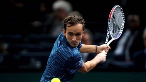 持续多日的 持续多日的