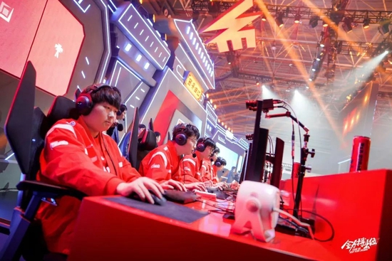 他看到防守 他看到防守