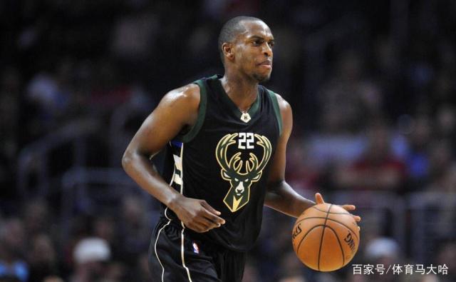 他在中场的 他在中场的